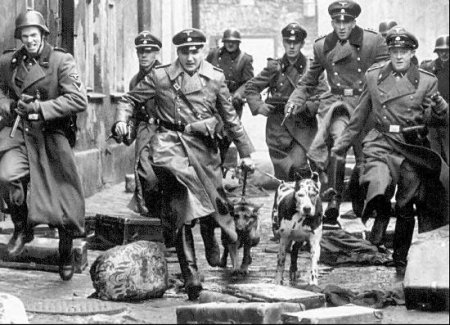 Gestapo: Müharibə Tanrılarının Gizli Ölüm Maşını