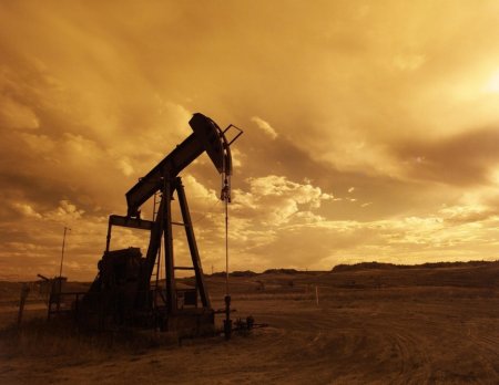 ABŞ-da neft  ehtiyatları azalır