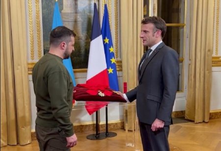 Volodimir Zelenskini Fransanın ən ali mükafatı - “Fəxri legion” ordeni ilə təltif edildi