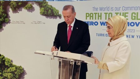 Nyu-Yorkda Türk Evində “Qlobal Sıfır Tullantıya Doğru” tədbiri çərçivəsində imza mərasimi keçirilib.