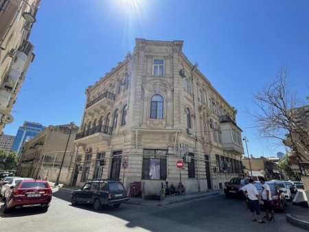Bakı:Şərq ənənələri ilə Qərb yeniliklərinin arasındakı görüşün tarixi məkanı