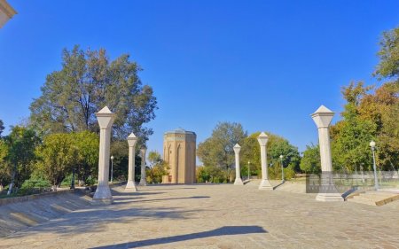 Möminə Xatın Türbəsi əsrlərin daş yaddaşında