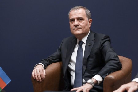 Azərbaycanın xarici işlər naziri Ceyhun Bayramov ilə Suriyanın keçid hökumətinin xarici işlər və xaricdə yaşayan suriyalılar naziri Əssad Həsən Əş-Şibani arasında telefon danışığı aparılıb