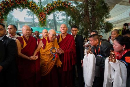 Çinin Dalay Lama qorxusu və ya ruhanilikdən dünyəviliyə qədər uzanan yolun Tibet Üsulu
