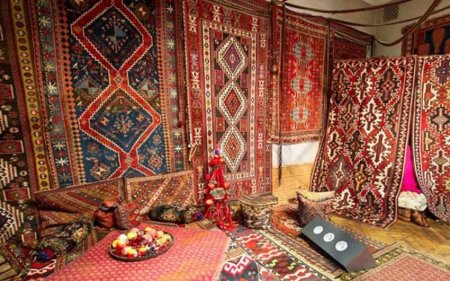 Azərbaycan xalçaları Kabildə