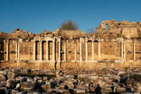 Türkiyə: qədim xarabalığların barelyefi və yaxud  dağılan sivilizasiyaların daşlaşmış ləpirləri