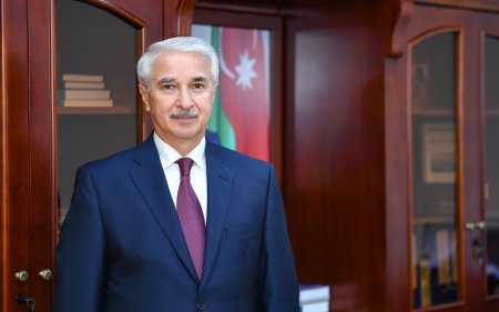 Parlaq şəxsiyyəti, yüksək emosional zəkası ilə seçilən ziyalı insan