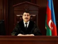 Həqiqətin işığına üz tutub,ədalətə tapınan insan