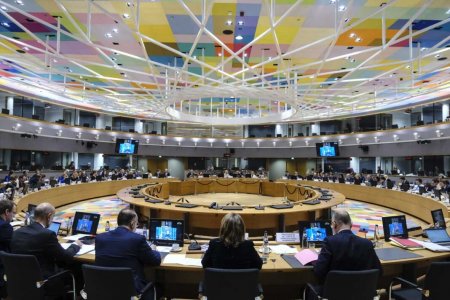AI: “tənzimləyici super güc"ün Brüssel effekti yaxud innovasiya və iqtisadi nizamın pozulan proporsiyası