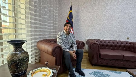 Ahmad Kamrizamil Bin Mohd Rza :Malayziya suverenlik və ərazi bütövlüyü prinsiplərini müdafiə etməklə yanaşı, regional sabitliyə doğru hazırkı keçidi fəal şəkildə dəstəkləyərək Azərbaycanın sadiq tərəfdaşı olmağa davam edir.