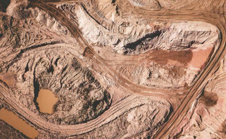Nadir Torpaqlar Uğrunda Qlobal Savaş:Enerji,Minerallar və Resurs İmperiyası